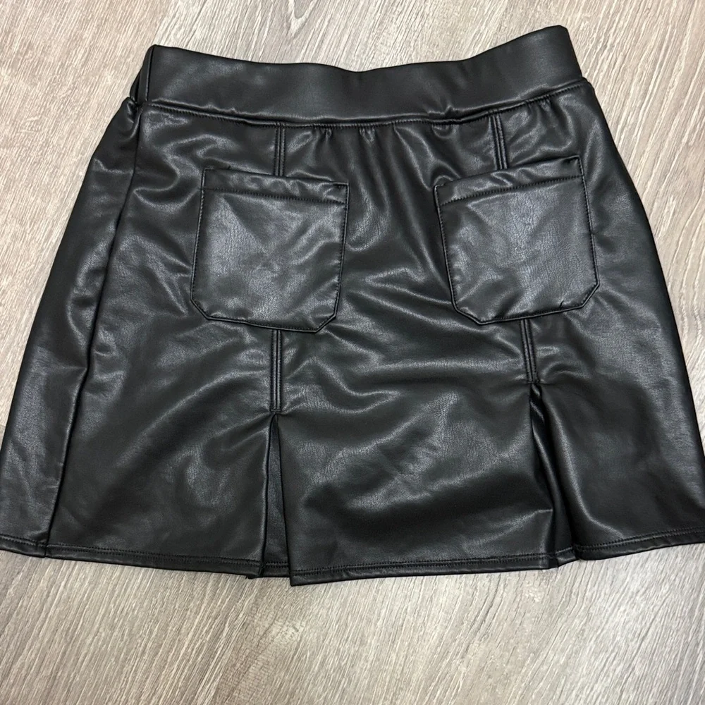 Adorable Black Faux Leather Mini Skort - Picture 2 of 4